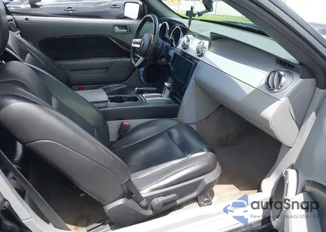 2008 Ford Mustang Gt Deluxe/Gt Premium из США, поврежденный, VIN 1ZVHT85H185127553